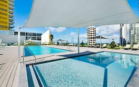 Air On Broadbeach - Stunning Ocean Views!